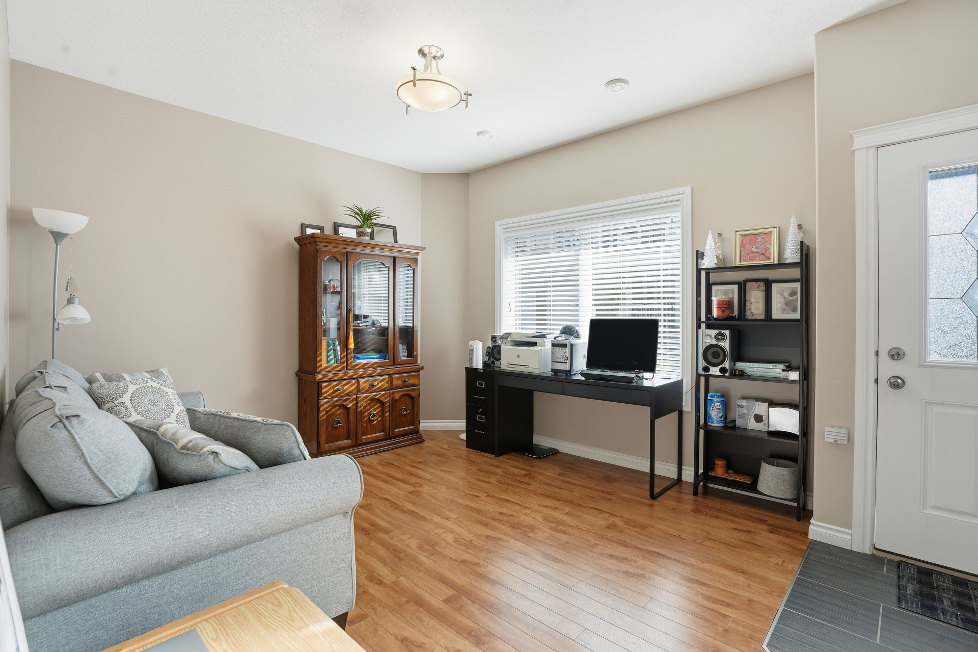 Stonebridge双车库联排出售 · 212 Willis Crescent #301——林与唐地产 - 4